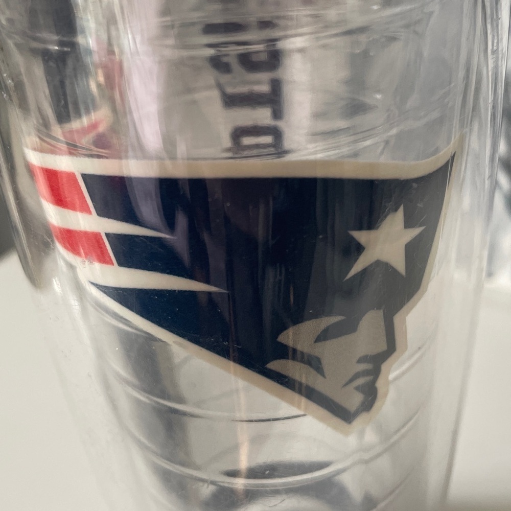 Tervis Patriots Tumbler with Lid - Picture 3 of 7